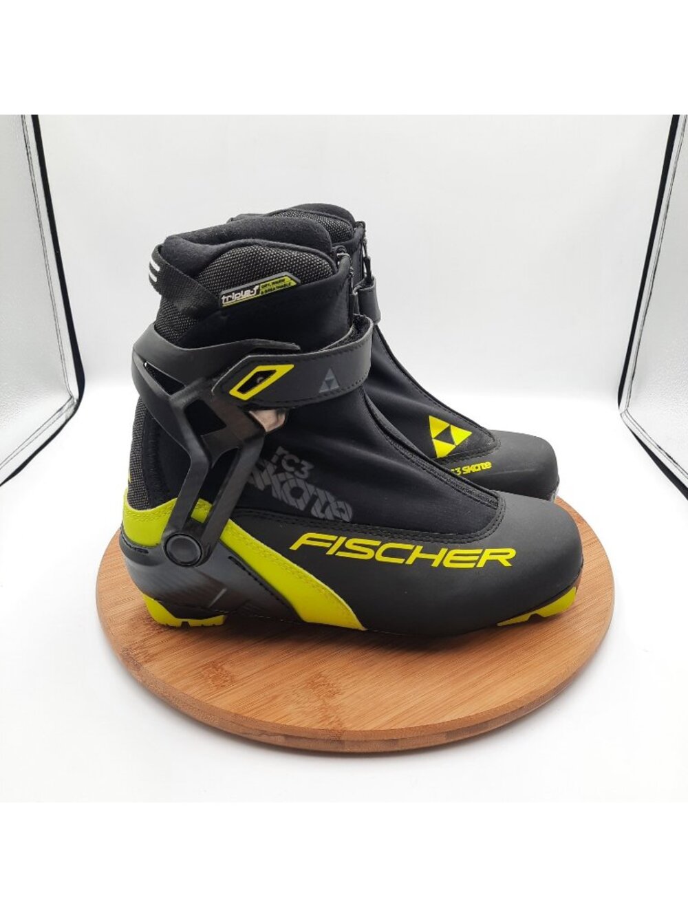Fischer RC3 Skate Mens Size 7 (Womens 9) Black Yellow Cross Country Ski Boots